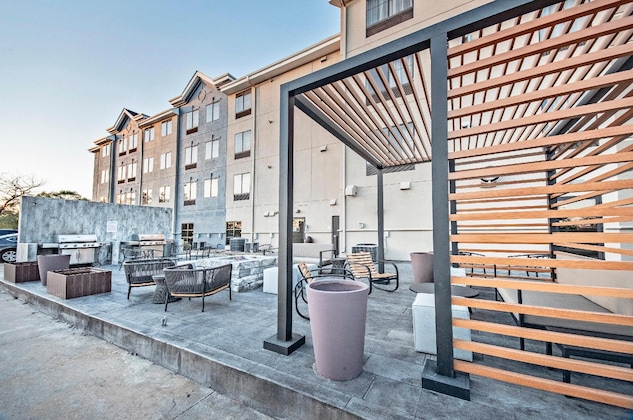 Gallery - Staybridge Suites Cedar Rapids North By Ihg