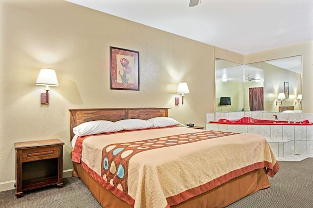 Gallery - Super 8 By Wyndham St. Louis Airport