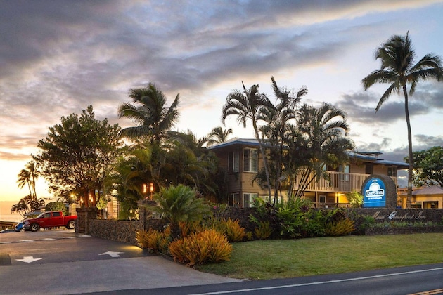 Gallery - Days Inn By Wyndham Maui Oceanfront