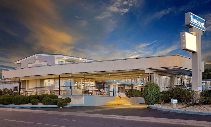 Gallery - Travelodge By Wyndham Page, View Of Lake Powell