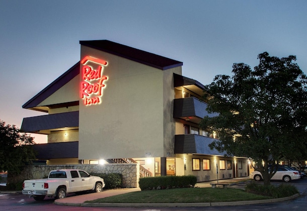 Gallery - Red Roof Inn St Louis - Westport