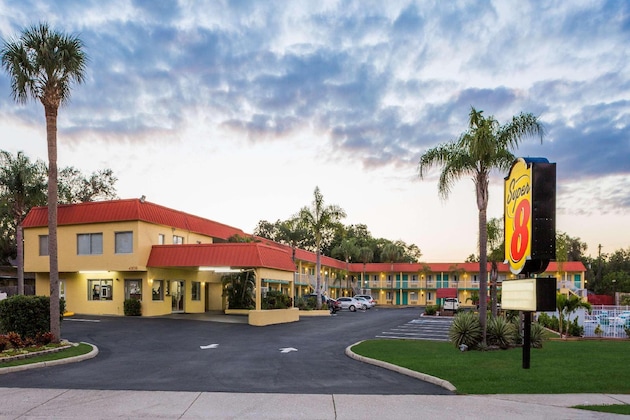 Gallery - Super 8 By Wyndham Sarasota Near Siesta Key