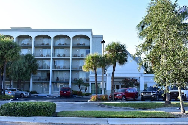 Gallery - Best Western Plus North Miami Bal Harbour