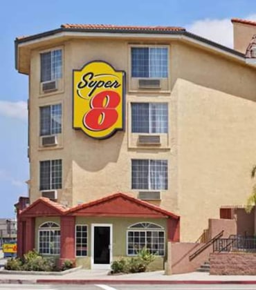 Gallery - Super 8 By Wyndham Los Angeles Downtown