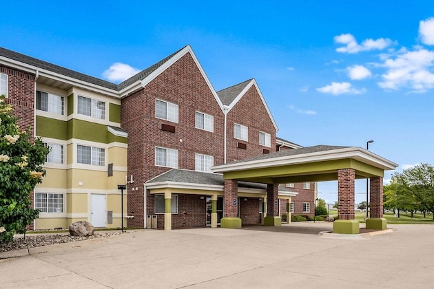 Gallery - Mainstay Suites Cedar Rapids