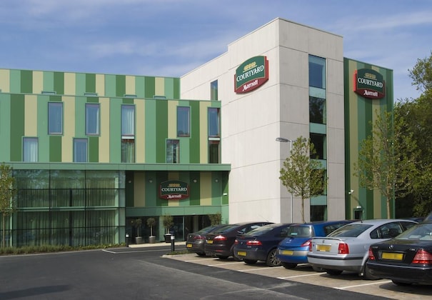 Gallery - Courtyard By Marriott London Gatwick Airport