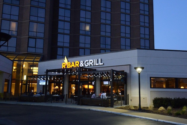 Gallery - Hilton Arlington