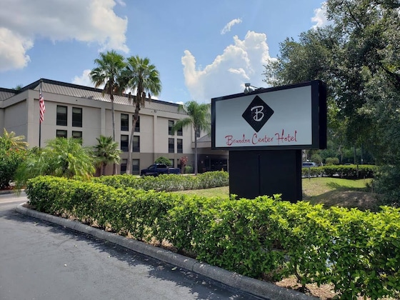 Gallery - Brandon Center Hotel, An Ihg Hotel