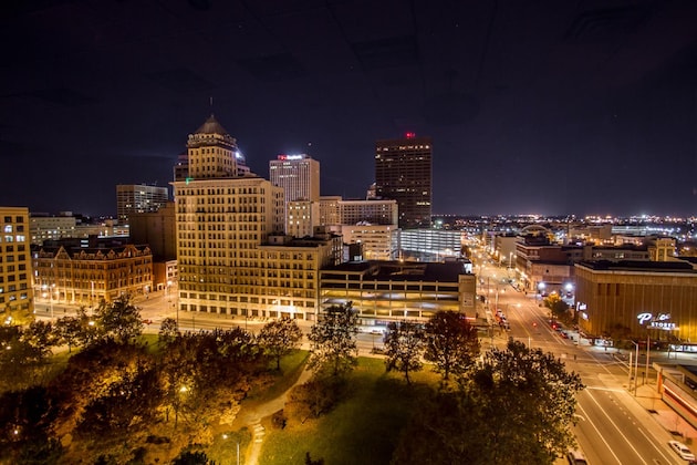 Gallery - Radisson Hotel Dayton Convention Center