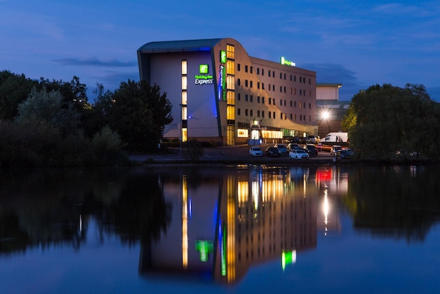 Gallery - Holiday Inn Express Tamworth By Ihg