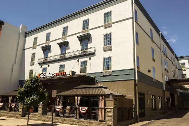 Gallery - Comfort Suites Carlisle