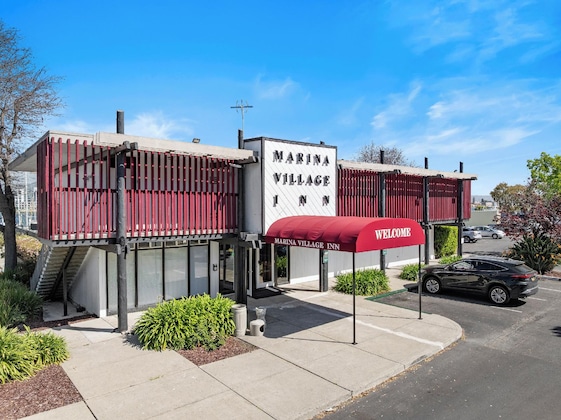 Gallery - Marina Village Inn