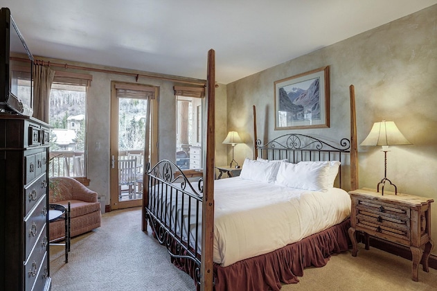 Gallery - Elkhorn Lodge