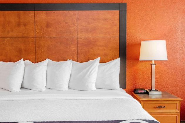 Gallery - La Quinta Inn By Wyndham Chicago O'hare Airport