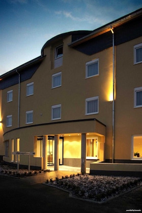Gallery - Ibis Styles Charleroi Airport Aero 44