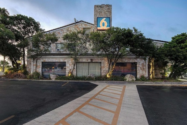 Gallery - Motel 6 San Antonio Medical Center Northwest