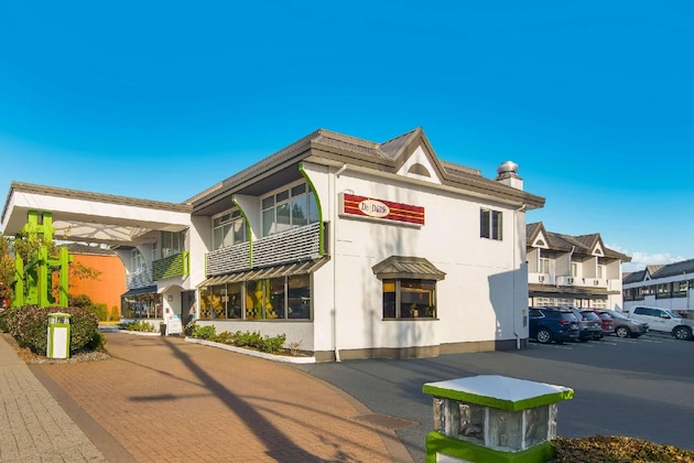 Gallery - Surestay Hotel By Best Western North Vancouver Capilano