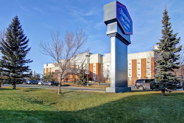 Gallery - Hampton Inn & Suites By Hilton Calgary Airport