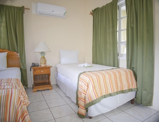 Gallery - Bay View Villas
