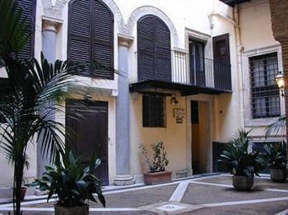 Gallery - Navona Gallery Suites