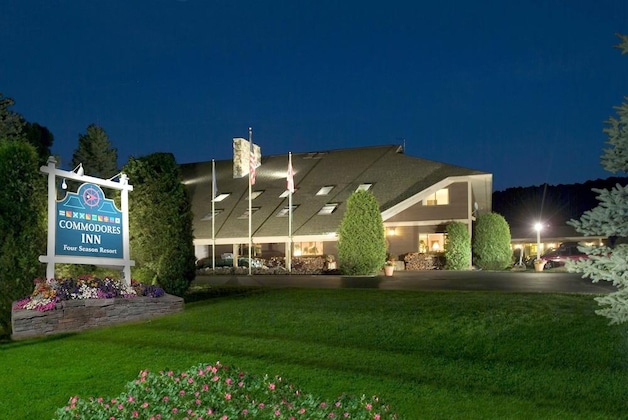Gallery - Commodores Inn