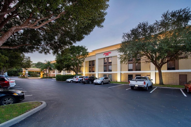 Gallery - Hampton Inn Naples I-75