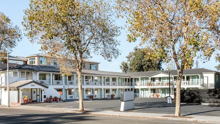 Gallery - Leland Hotel