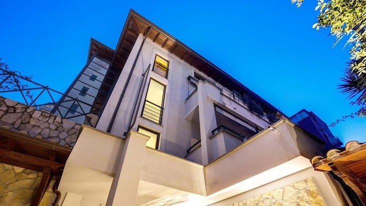 Gallery - The Strand Hotel