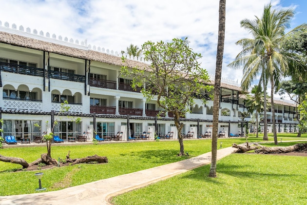 Gallery - Southern Palms Beach Resort