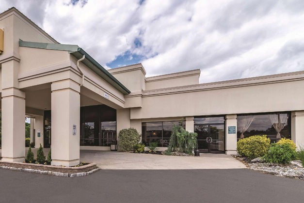 Gallery - La Quinta Inn & Suites By Wyndham Fairfield Nj