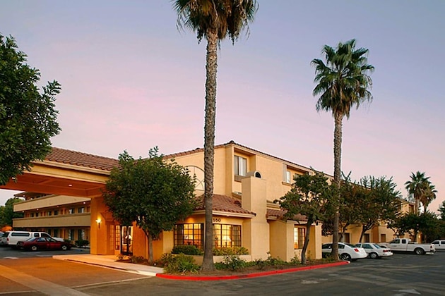 Gallery - Holiday Inn Express Simi Valley By Ihg