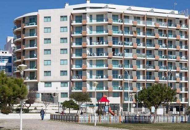Gallery - Edificio Monte Gordo Plaza