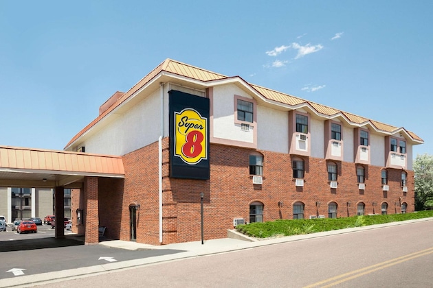 Gallery - Super 8 By Wyndham Colorado Springs Afa Area