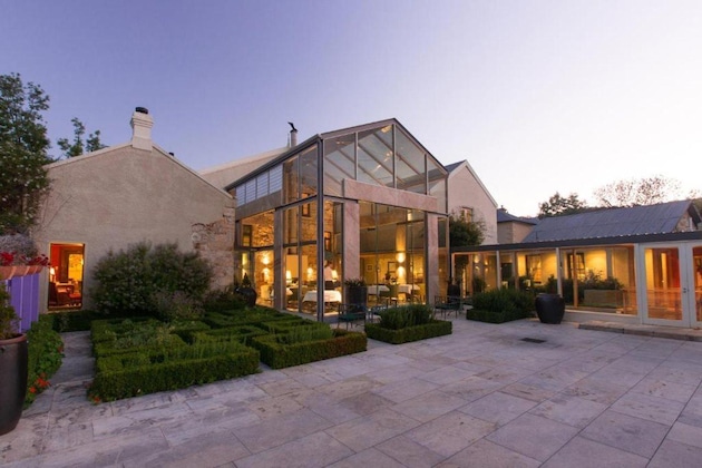 Gallery - Islington Hotel