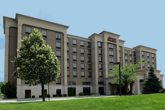 Gallery - Hampton Inn & Suites Windsor