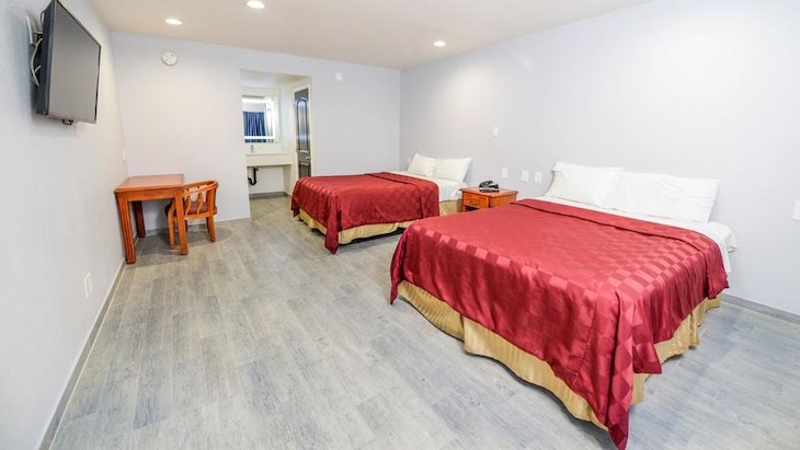 Gallery - Hollywood Inn Express Lax