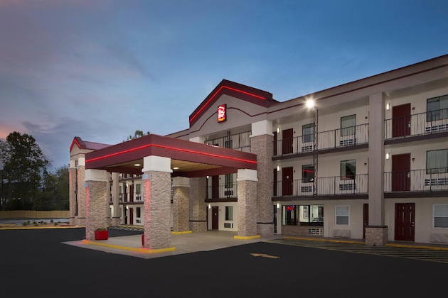 Gallery - Red Roof Plus+ Birmingham East - Irondale  Airport