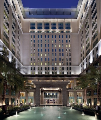 Gallery - The Ritz-Carlton Executive Residences