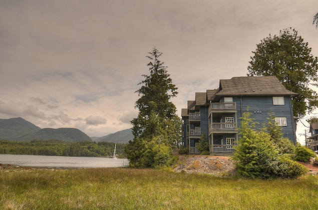 Gallery - Waters Edge Shoreside Suites