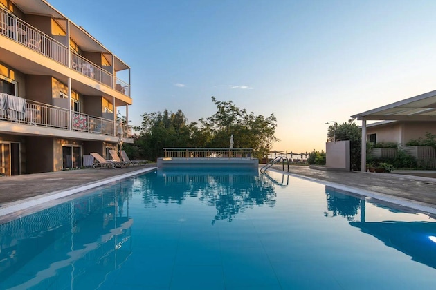 Gallery - Locanda Beach Hotel