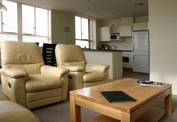 Gallery - Poplars Apartment