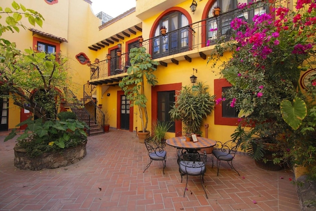 Gallery - Casa Mia Suites