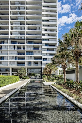 Gallery - Ultra Broadbeach