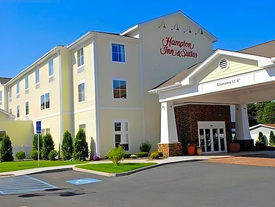 Gallery - Hampton Inn & Suites