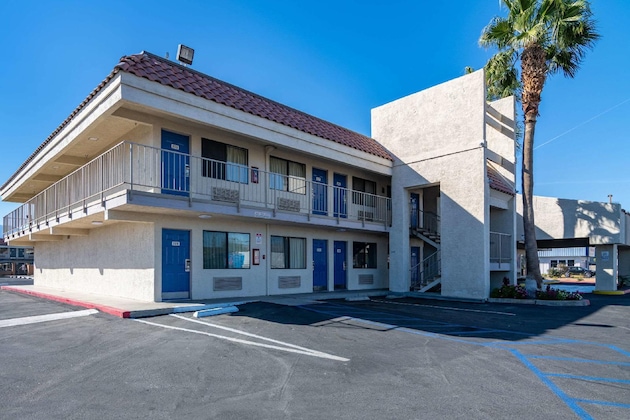 Gallery - Rodeway Inn & Suites Thousand Palms-Rancho Mirage