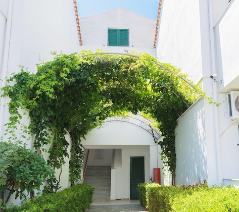 Gallery - Chandris Apartments