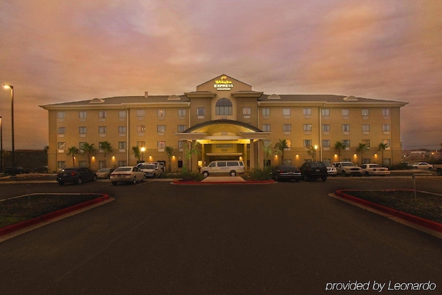 Gallery - Holiday Inn Express Hotel & Suites Laredo-Event Center Area By Ihg