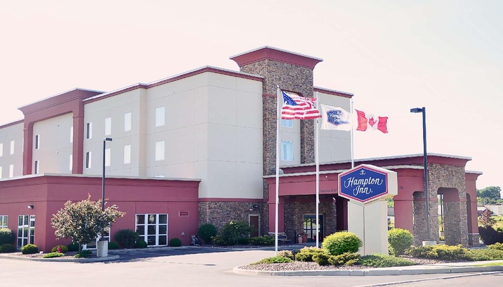 Gallery - Hampton Inn Watertown