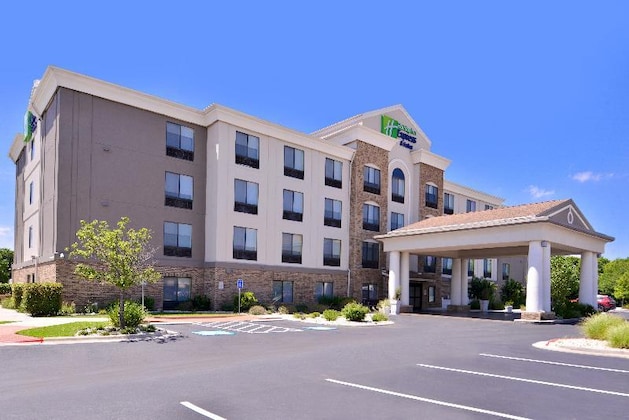 Gallery - Holiday Inn Express Hotel & Suites Selma, An Ihg Hotel