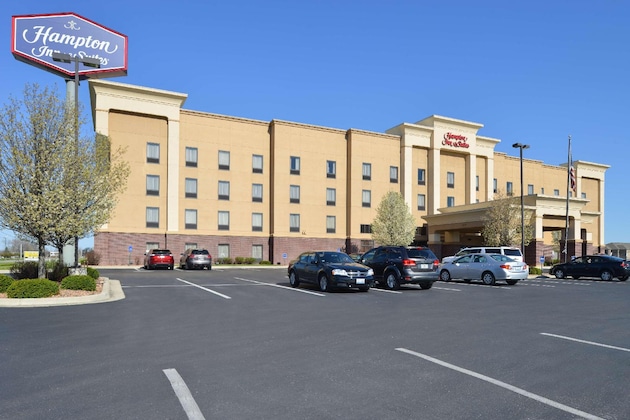 Gallery - Hampton Inn & Suites Muncie